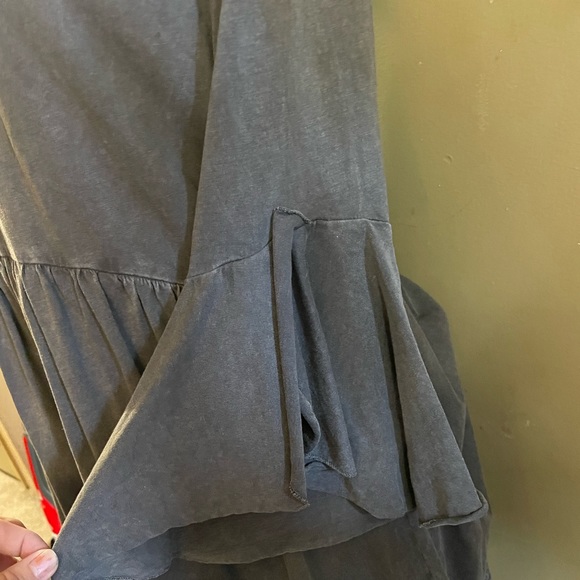 Indigo Thread Gray bell sleeve Tunic Top size Medium - Picture 2 of 4